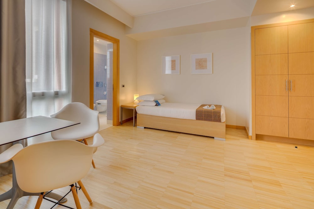 Classic Room, Multiple Beds - Photo 8