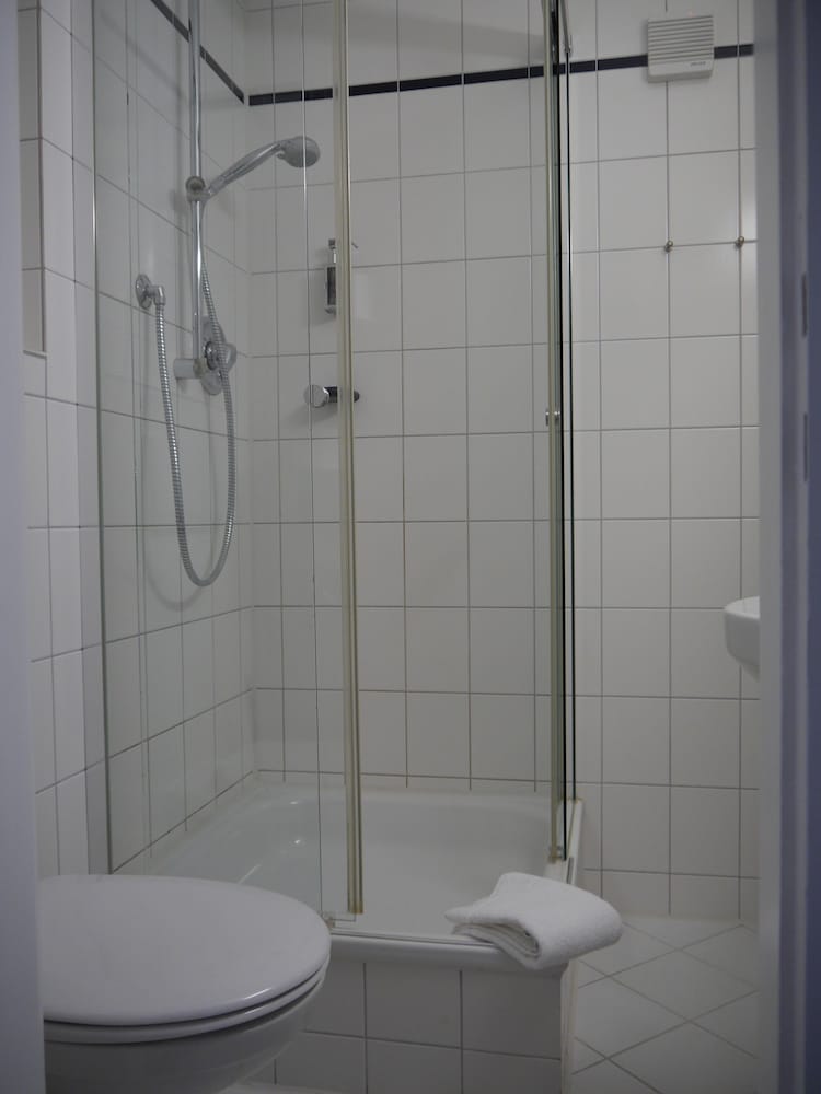 Deluxe Room, Balcony, Lake View (Family) photo 3