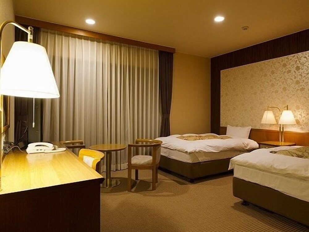 Twin Bedroom with Semi-Open-Air Bath photo 2