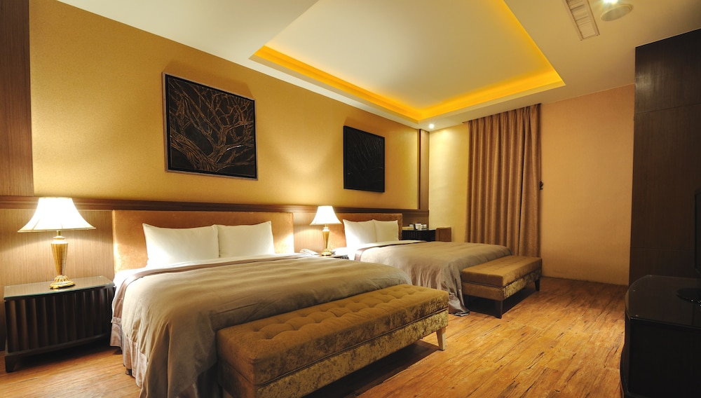 Deluxe Quadruple Room, 2 Queen Beds
