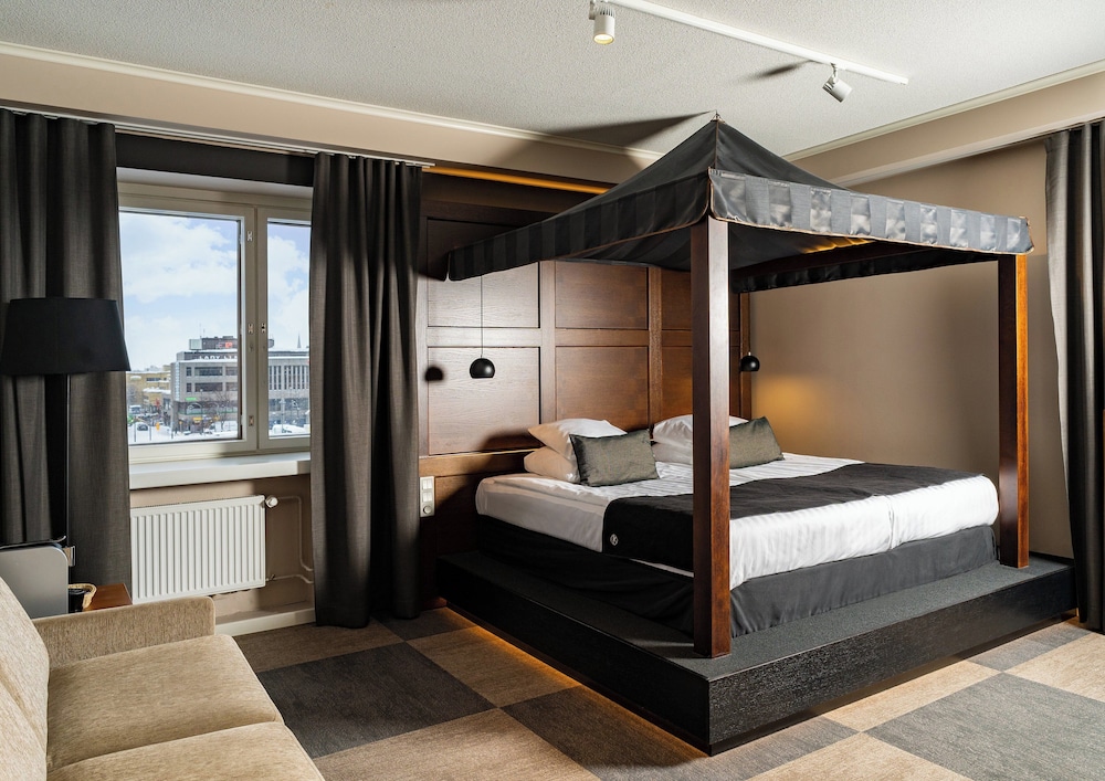 Superior Room, 1 Queen Bed photo 3