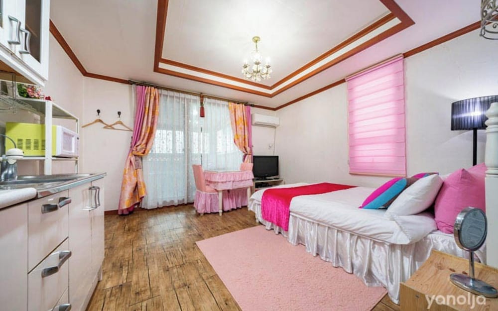Room (Autumn Spa)