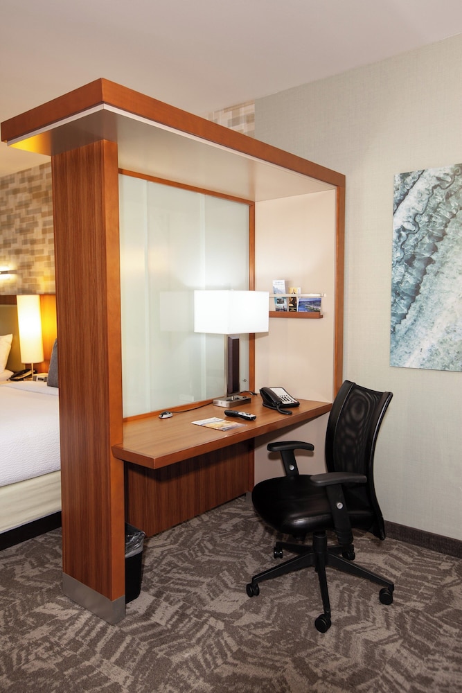 Studio, Multiple Beds (Mobility/Hearing Accessible, Tub) photo 3