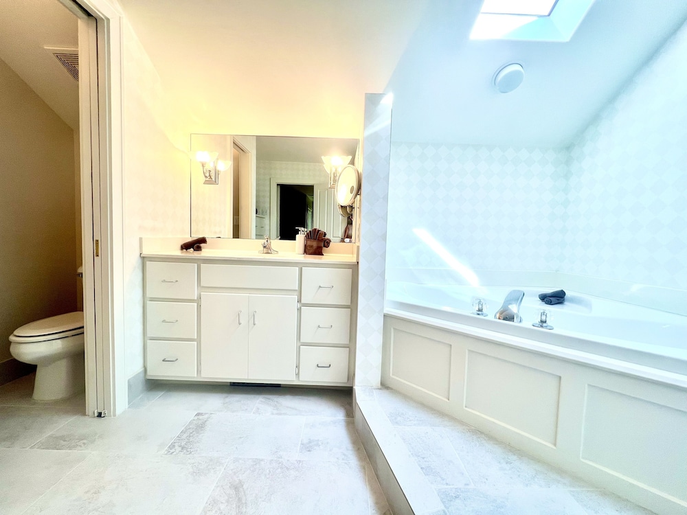 Luxury Condo, 1 Bedroom, Hot Tub, Mountain View (North Pointe) photo 3