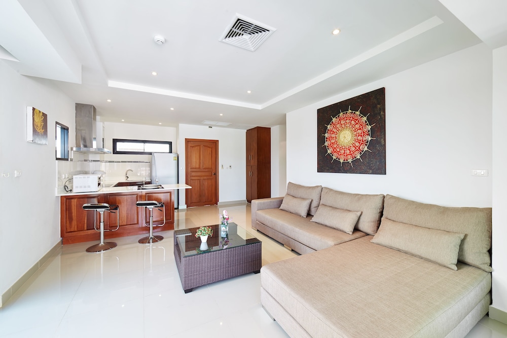 Two Bedroom Pool Seaview C2