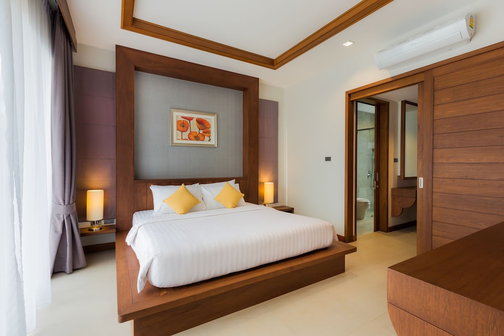 4-Bedroom Villa with Private Pool photo 2