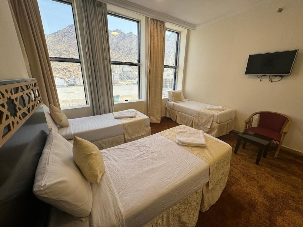 Economy Triple Room