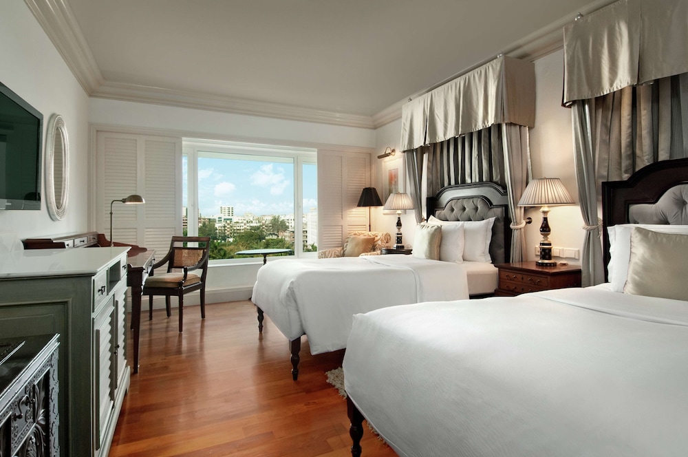 Executive Room - Photo 8