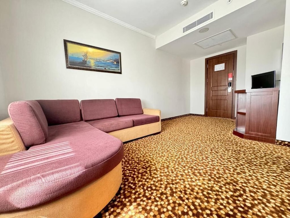 Suite, 1 King Bed, Non Smoking (with Sofabed, View)