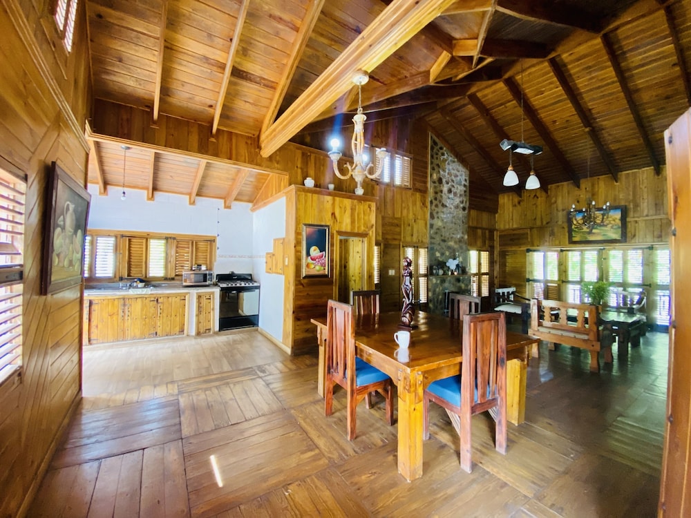 Cabin, 4 Bedrooms photo 3