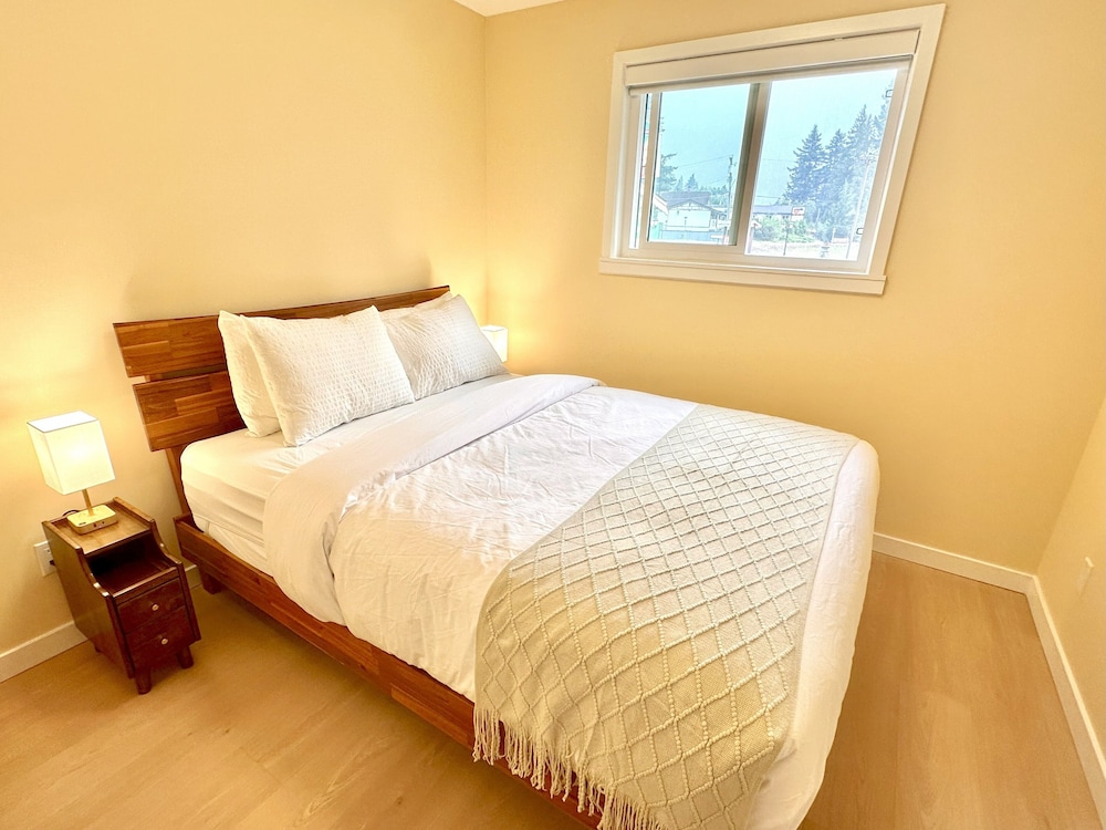 Zen Family Cottage, 2 Queen Beds, Kitchenette, Pet-Free