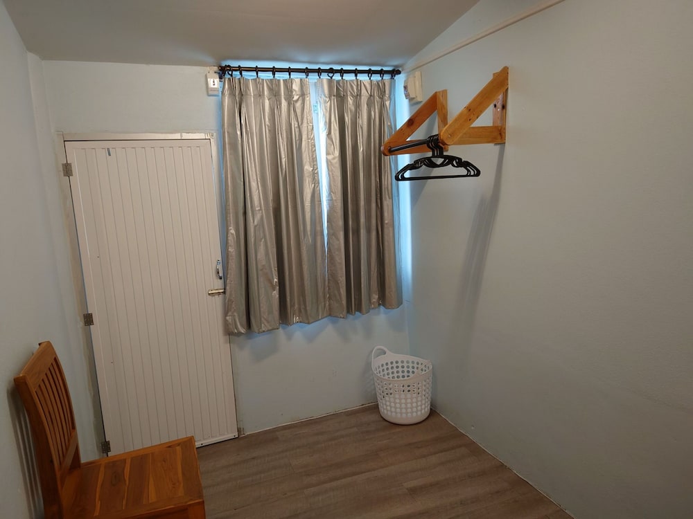 Standard Twin Room - Photo 3