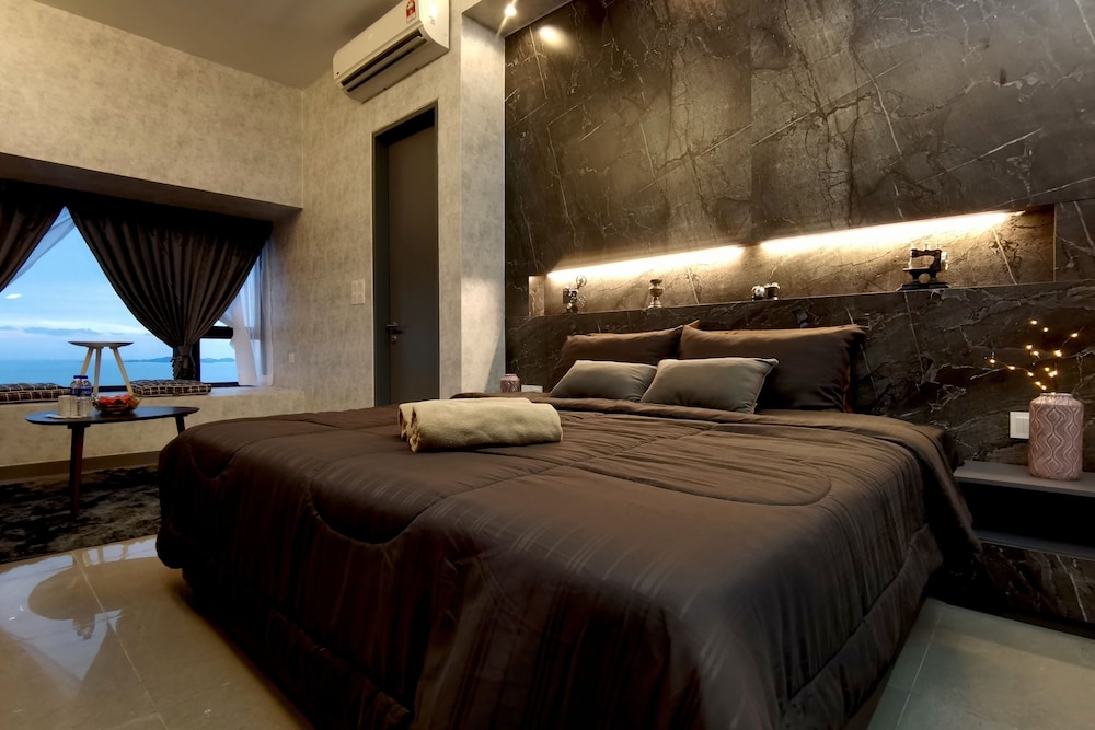 Premium Studio, 1 King Bed, Bathtub, Sea View