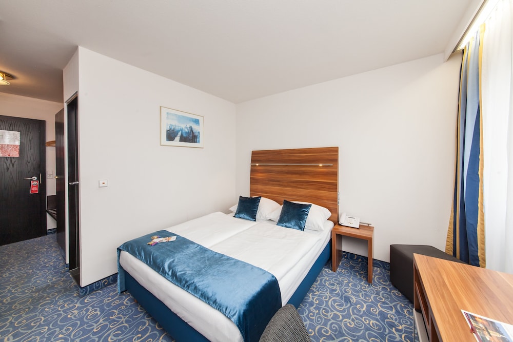 Double Room (Queensize) photo 3