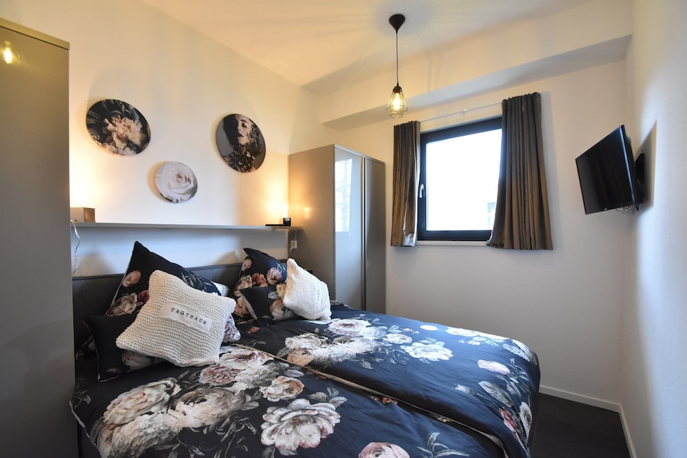 Villa photo 3