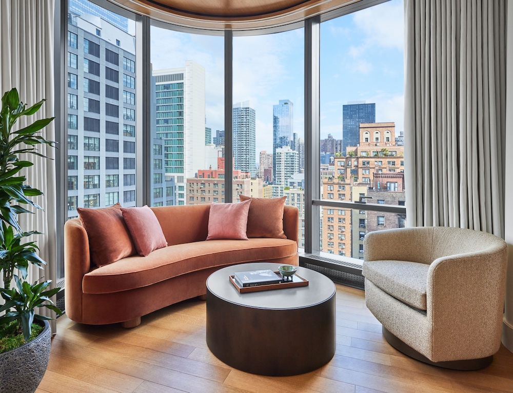 Suite, Multiple Beds (Skyline)