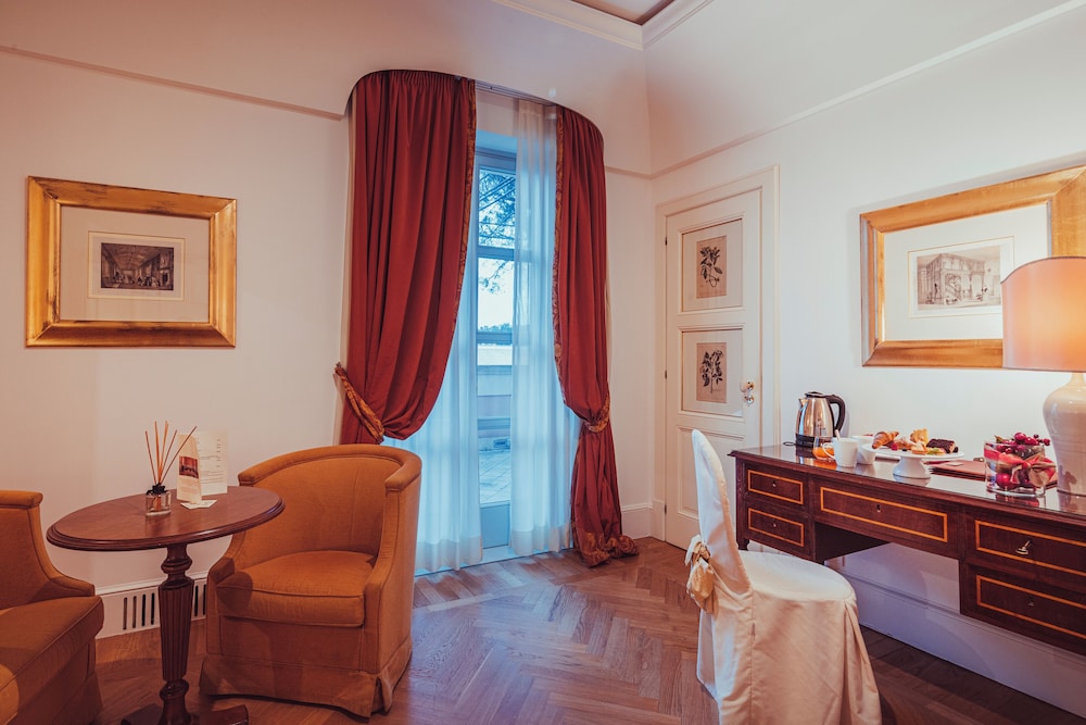 Luxury Suite, 2 Bathrooms, Park View - Photo 6
