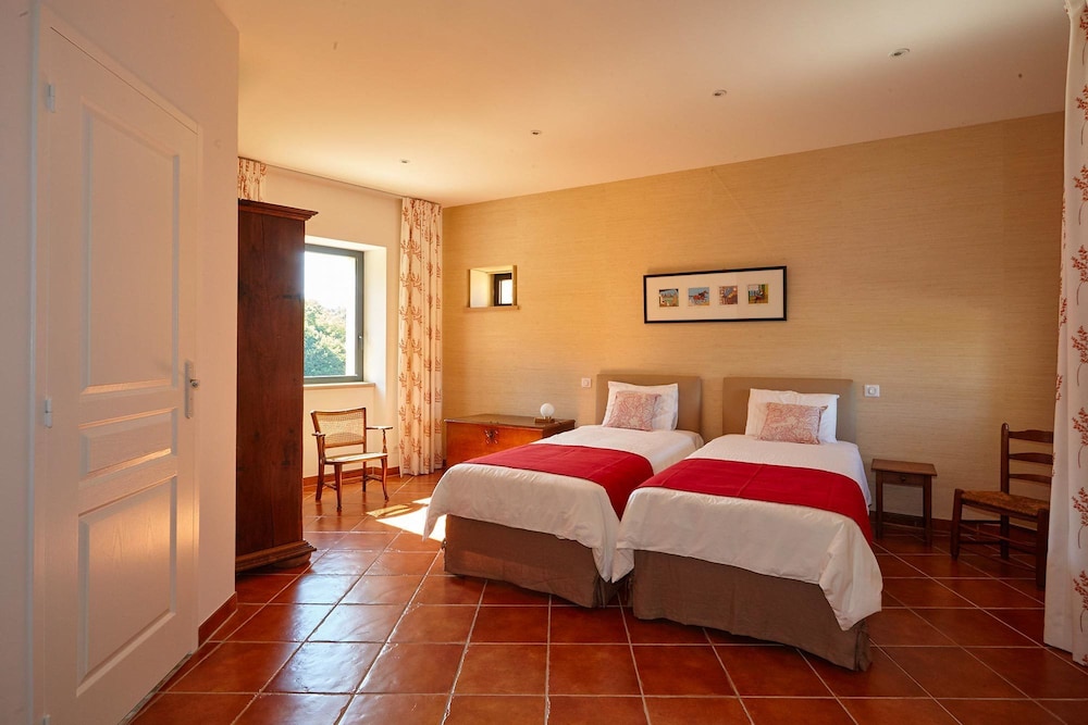 Double or Twin Room (Hergé) photo 1