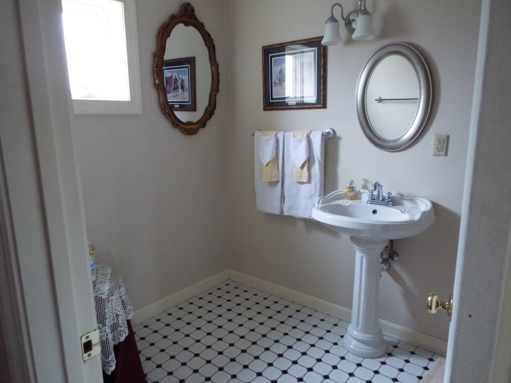 Triple Room, Ensuite, Garden View (Lydia Leister Suite) photo 1