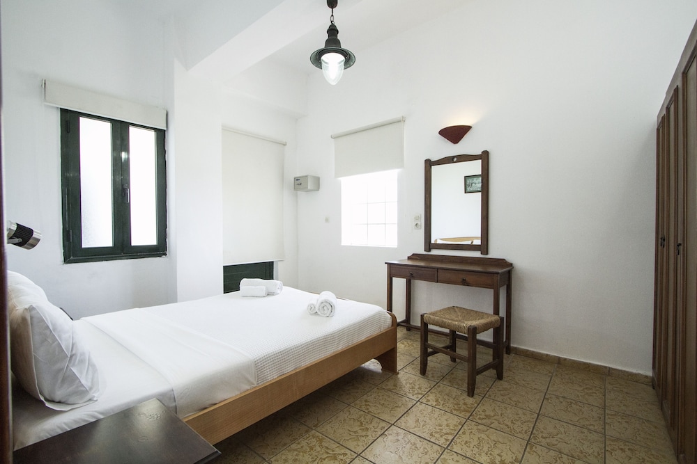 Apartment, 1 Bedroom, Partial Sea View, Ground Floor photo 1