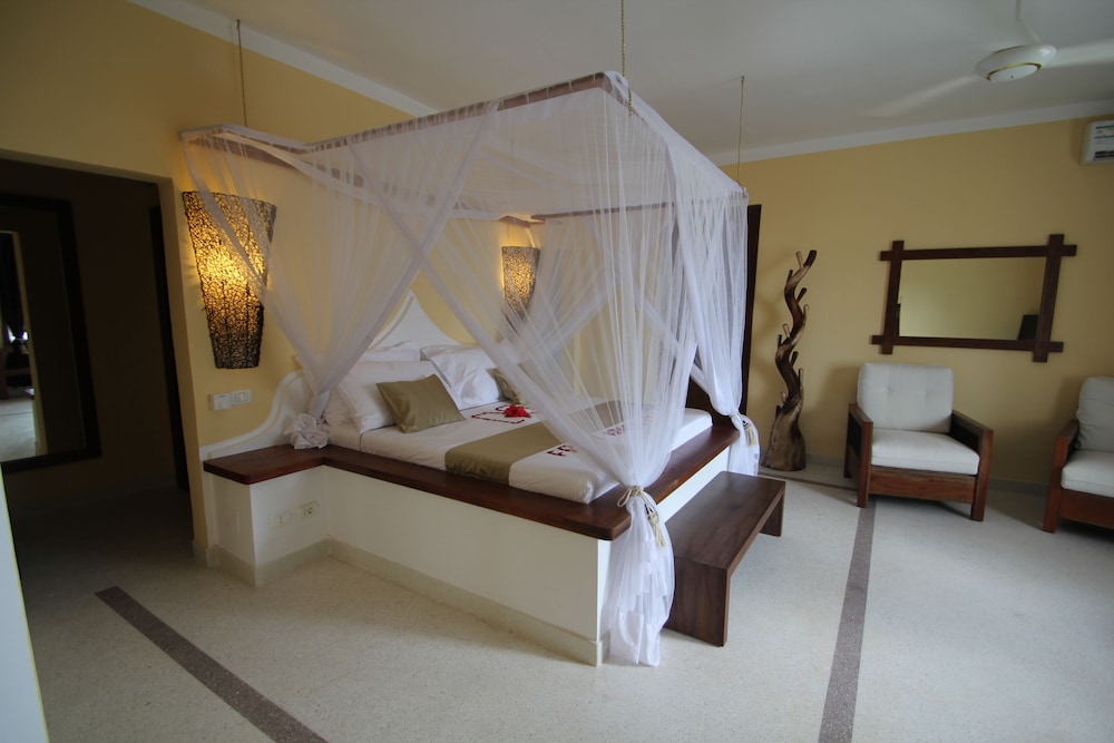 Honeymoon Villa with private 24 hours butler