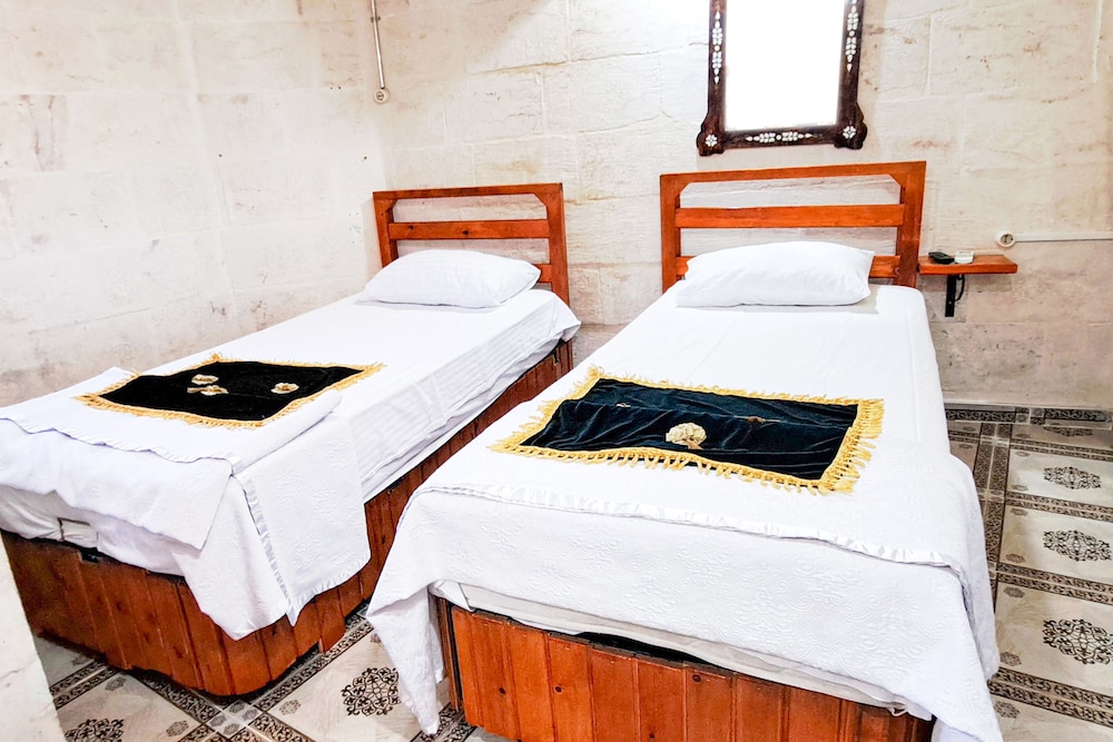 Standard Twin Room, 2 Twin Beds photo 3