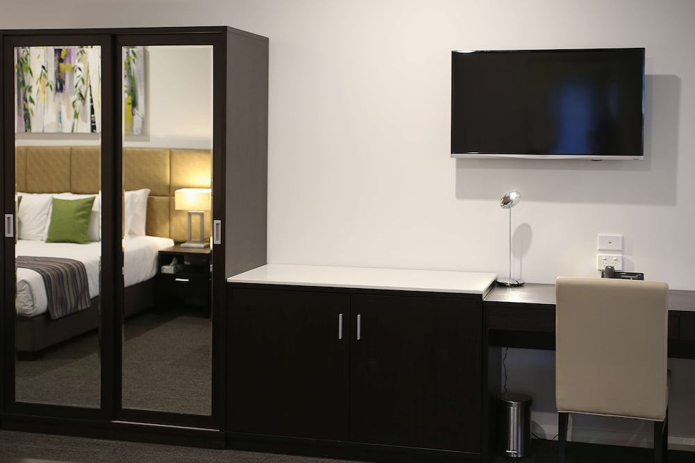 Room, Multiple Beds (With Sofabed) photo 3