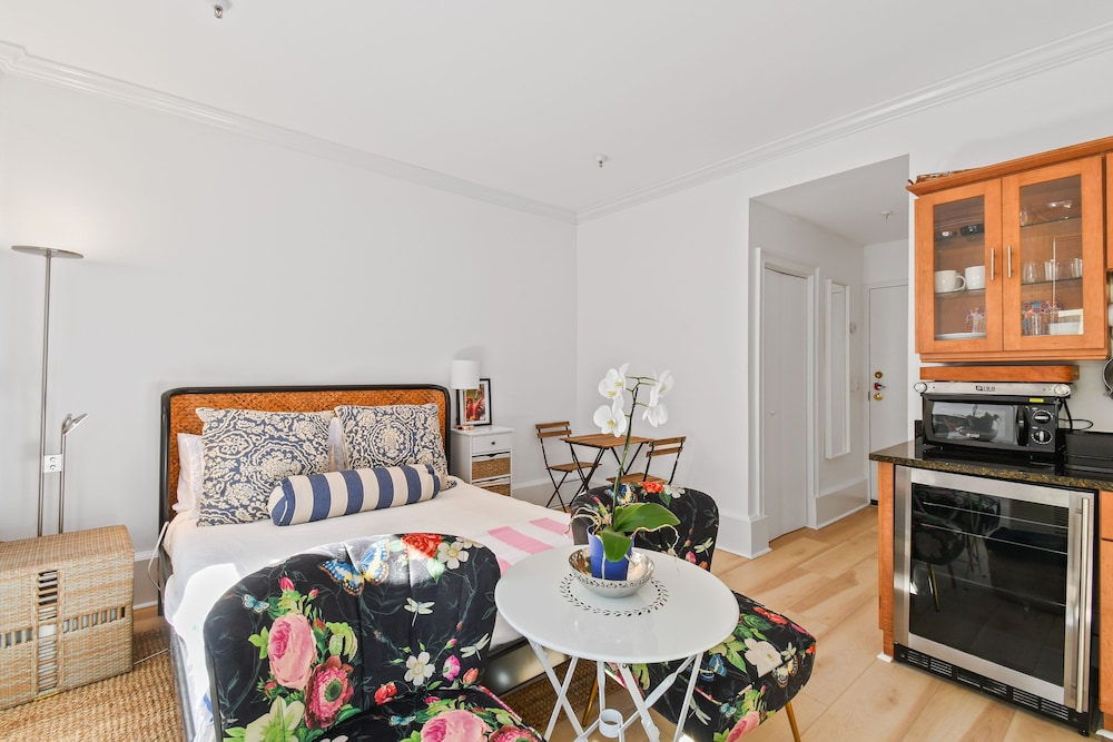 Condo, Tropical Paradise Studio