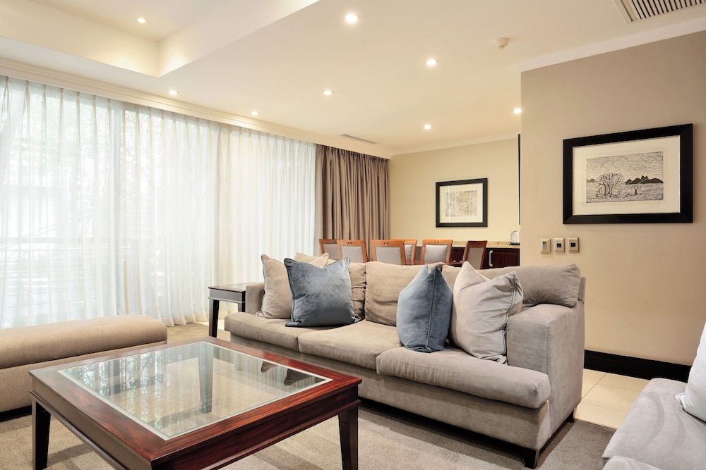 Suite, 1 Bedroom - Photo 5