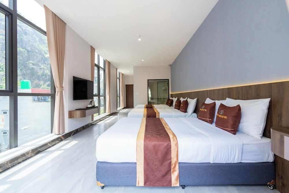 Deluxe Triple Room, Multiple Beds, Non Smoking, Balcony