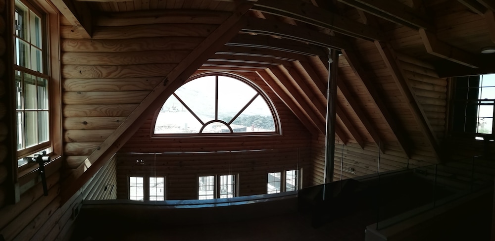 Chalet, Multiple Bedrooms, Mountain View photo 2