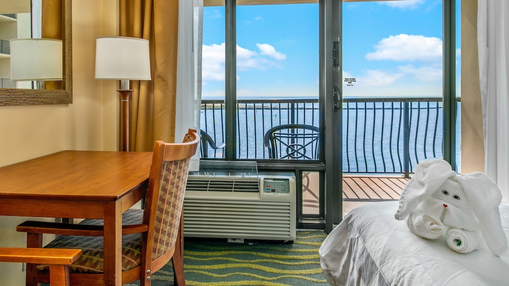 Standard Room, 2 Queen Beds, Balcony (Gulf View) - Photo 11