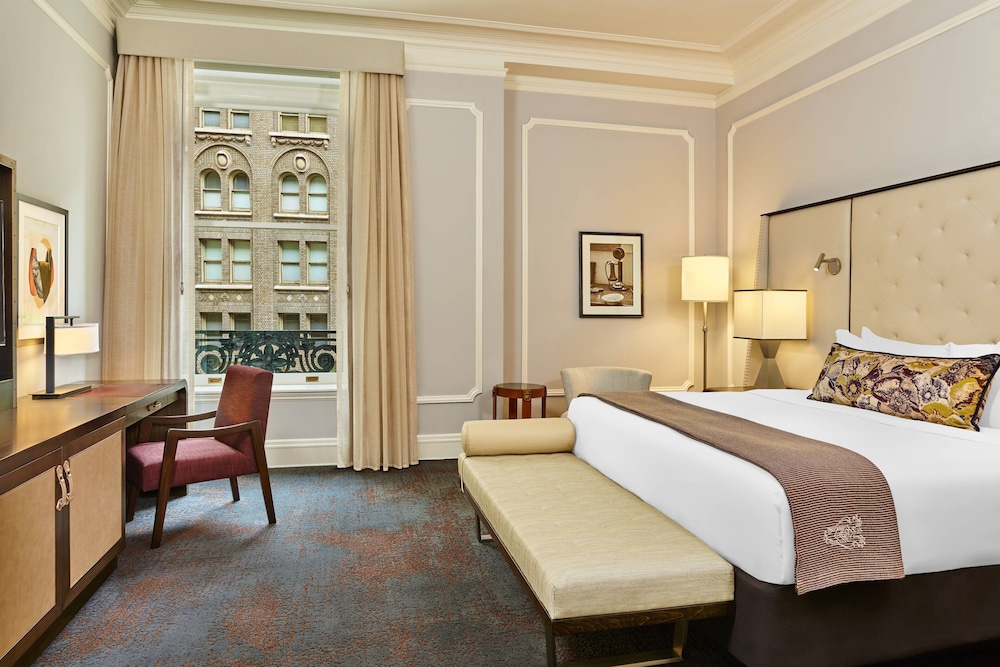 Deluxe Room, 1 King Bed (Hearing Accessible) - Photo 3