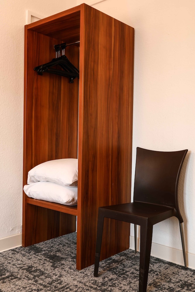 Traditional Twin Room - Photo 6