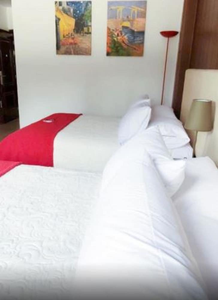 Double Room, 2 Queen Beds, Lake View photo 1