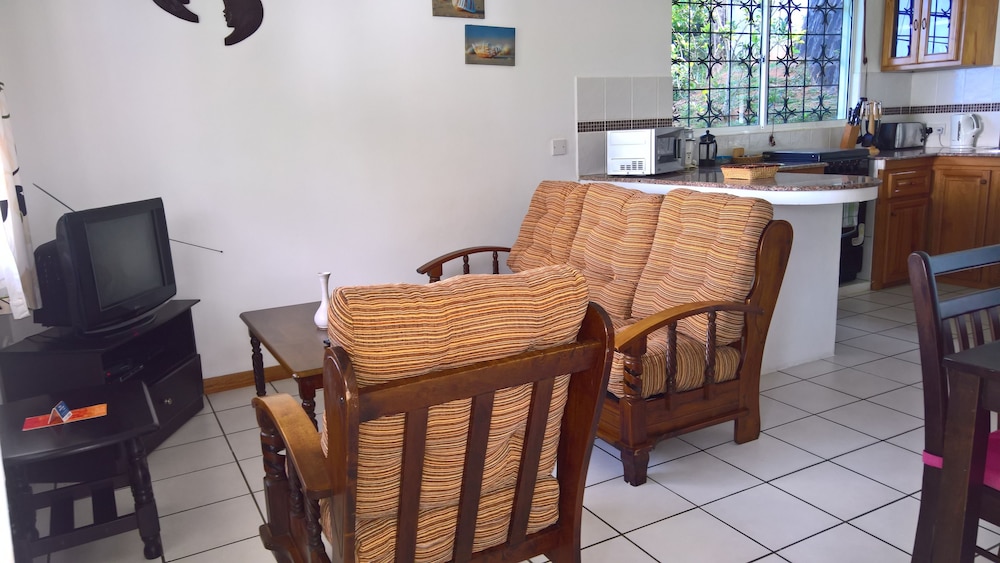 Gallery Chalet, Sea View photo 3