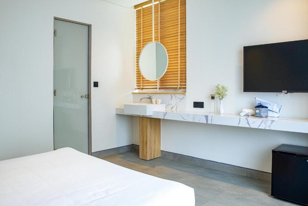 Deluxe Room, Non Smoking, City View photo 2