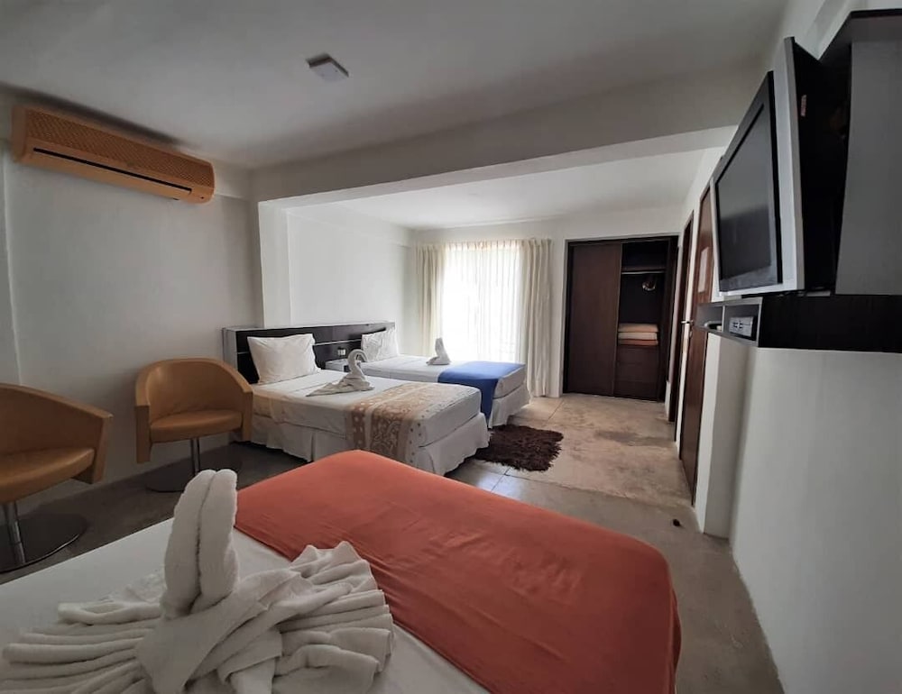 Quadruple Room, Pool View