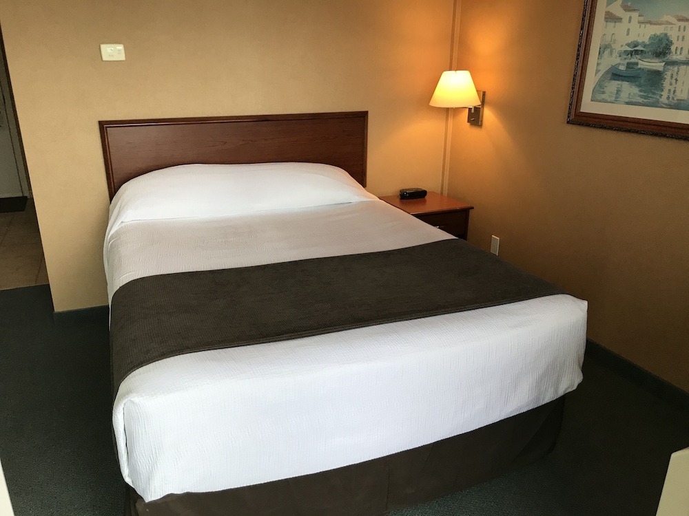 Deluxe Double Room, 1 King Bed With Sofa Bed, Patio, Ocean View photo 2