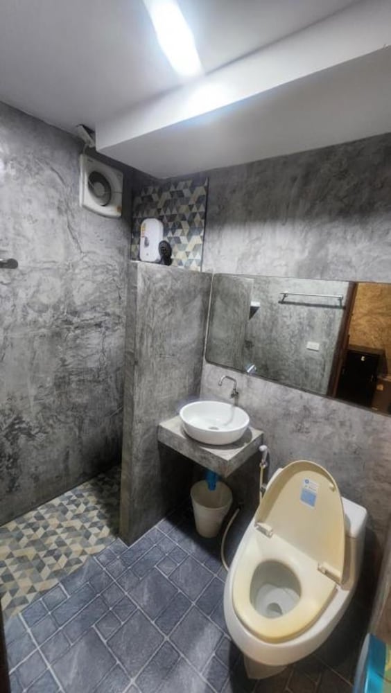 Twin Room, Private Bathroom photo 3