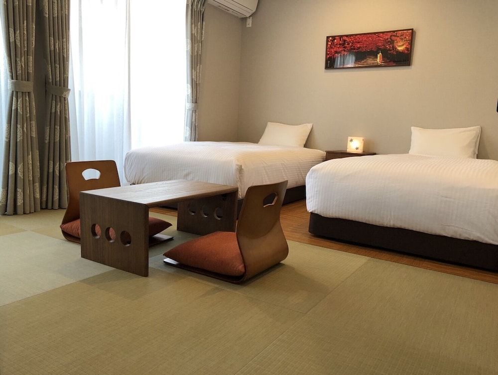 Japanese Western Style, Deluxe Twin Room with Tatami area, Balcony photo 1