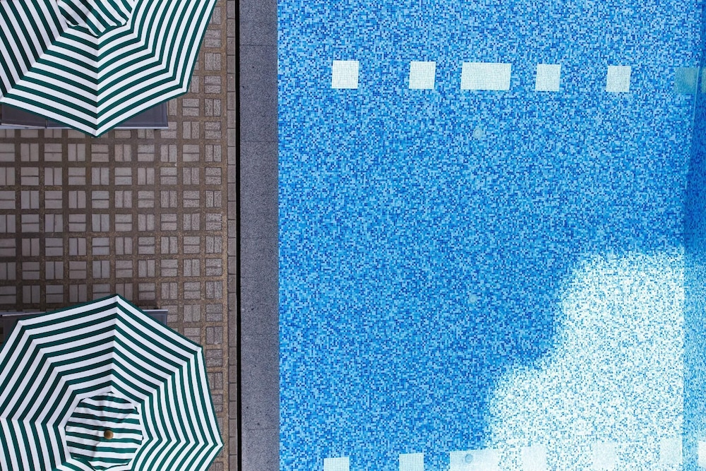 Premium Twin Room, Pool View photo 1