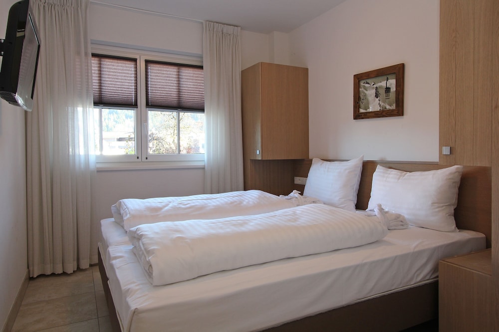 Apartment, 3 Bedrooms, Terrace, Ground Floor (Excl. 215 EUR cleaning fee) photo 2