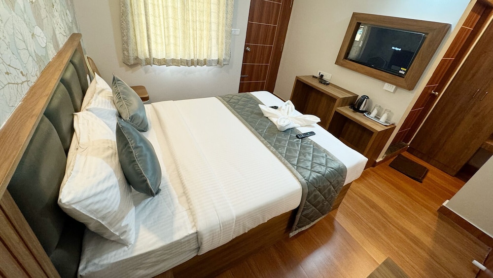 Executive Double Room, City View