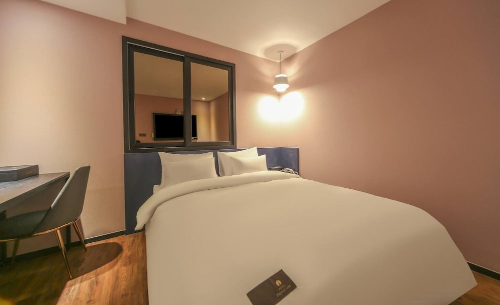 Standard Room - Photo 23