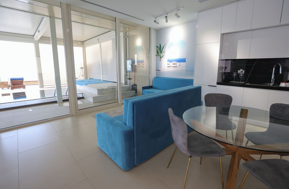 Luxury Villa, Beach View