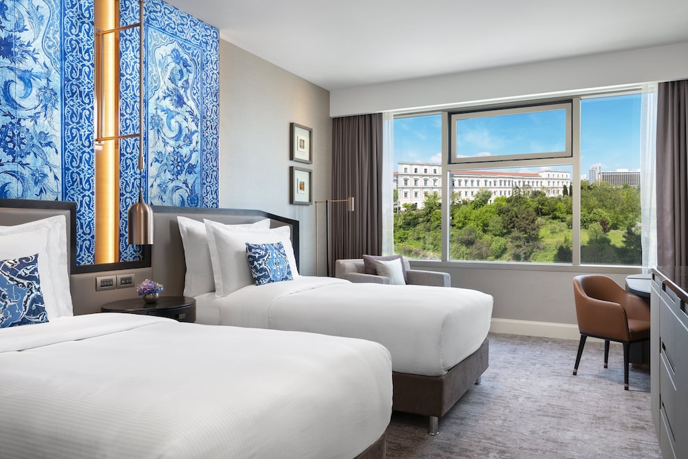 Club Room, 2 Twin Beds, Park View