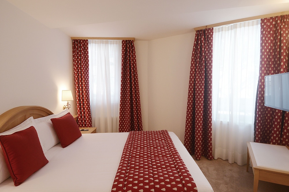 Junior Suite (Deluxe) - Photo 2