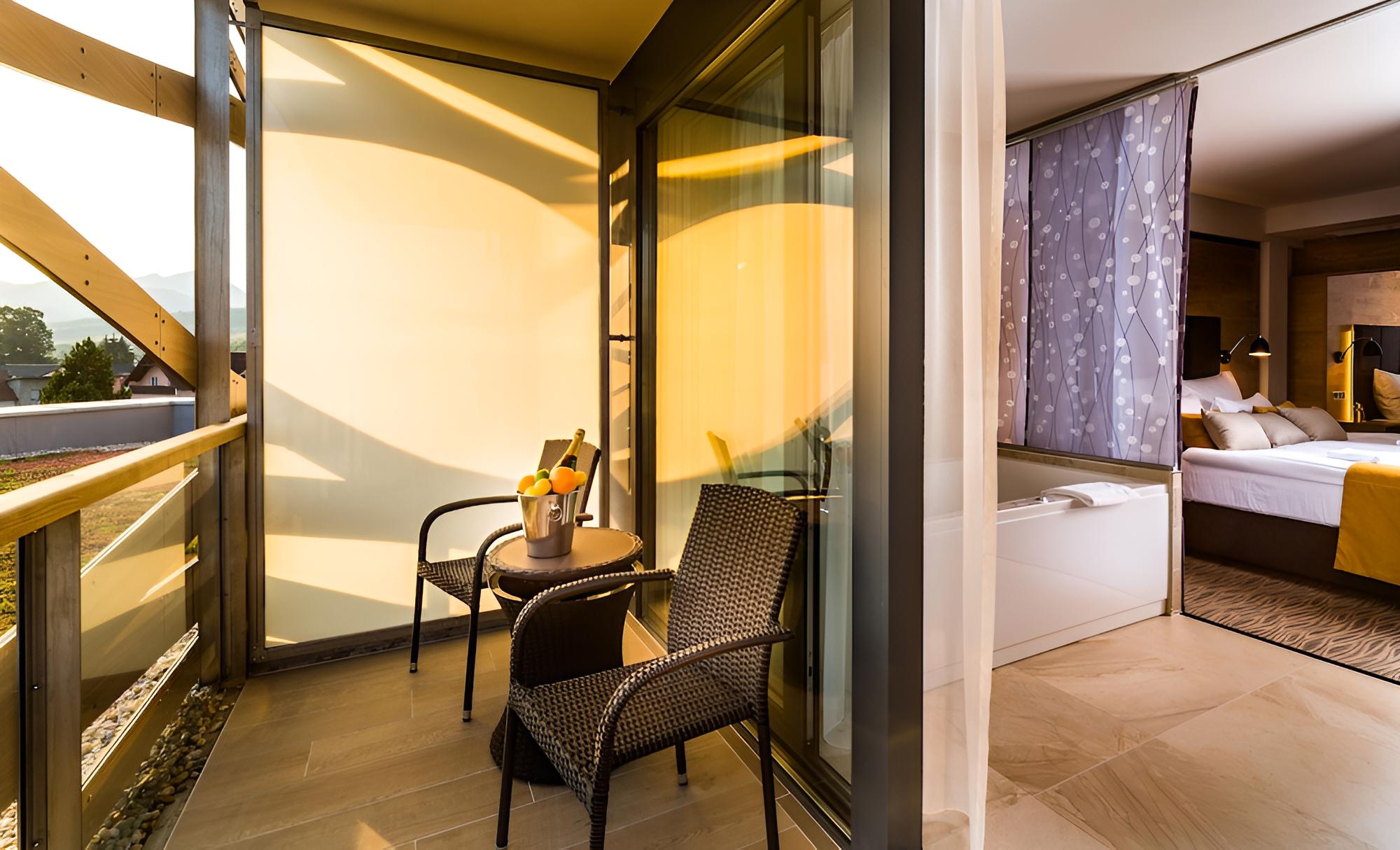 Deluxe Suite photo 2