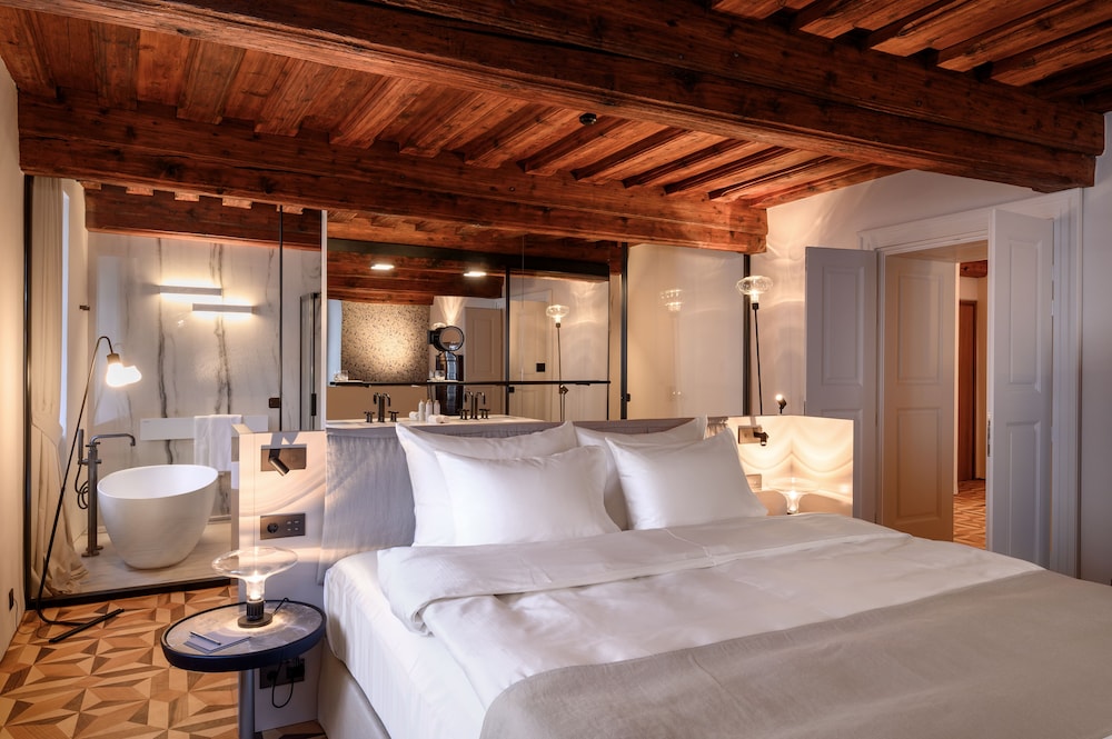 Signature Suite